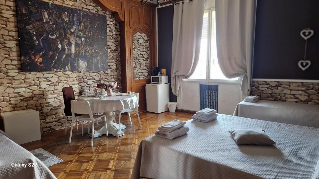 B&B Piazza Della Vittoria Genoa Bagian luar foto